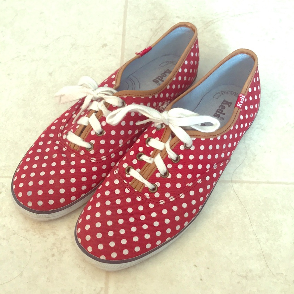 Women’s size 8 keds